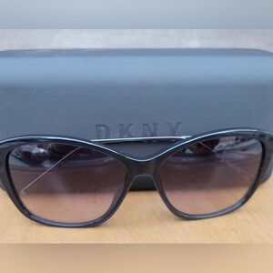 DKNY Cat-Eye Sunglasses with Case, EUC
